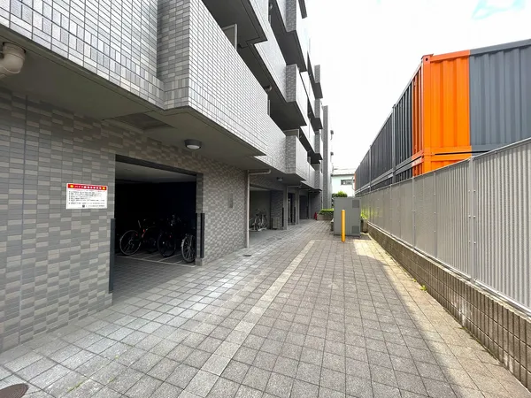 駐輪場アプローチ