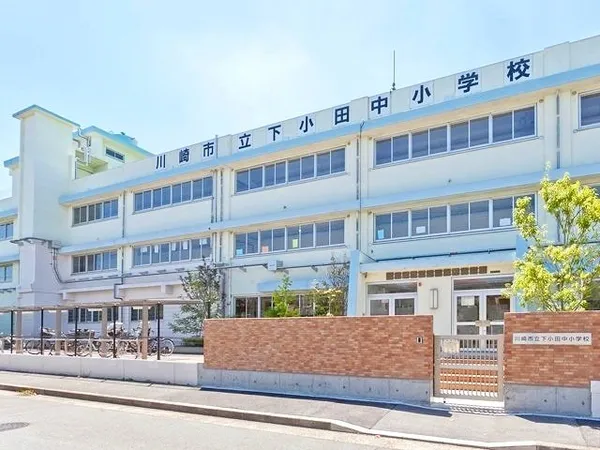 徒歩4分。