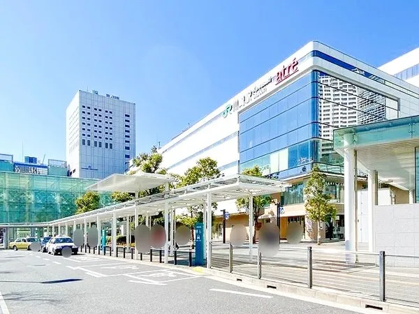 JR京浜東北線、東海道本線、南武線が乗り入れる駅。商業施設「アトレ川崎」と一体になっており、通勤・通学、お買い物に便利な駅です。