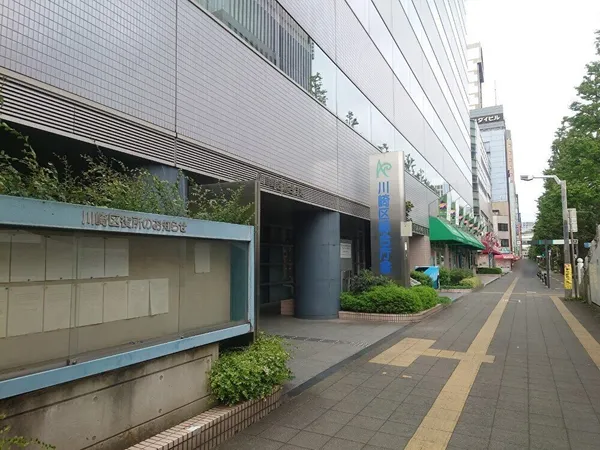 徒歩5分。