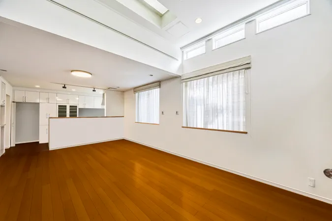 【LDK】※画像は室内写真・間取図を元に、CGにて再現した「空室リフォームイメージ」であり、リフォーム工事費用は価格に含まれておらず、現況でのお引渡となります。