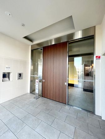 ナイスロイヤルテラス白楽 エントランス