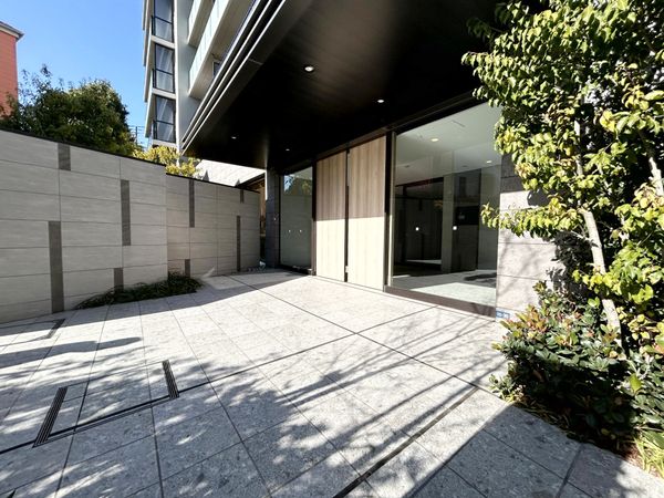 パークホームズ横濱東寺尾マークヒルズ エントランス