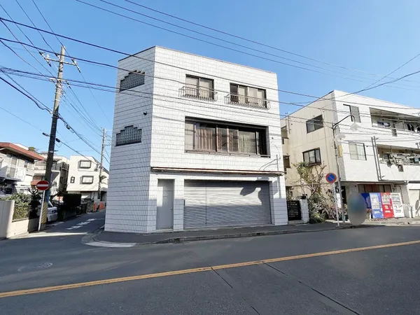 前面道路含む外観