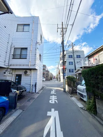 前面道路含む外観