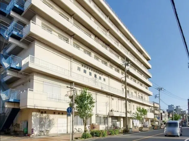徒歩6分。
