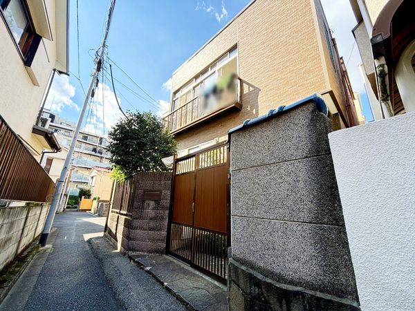 前面道路含む外観