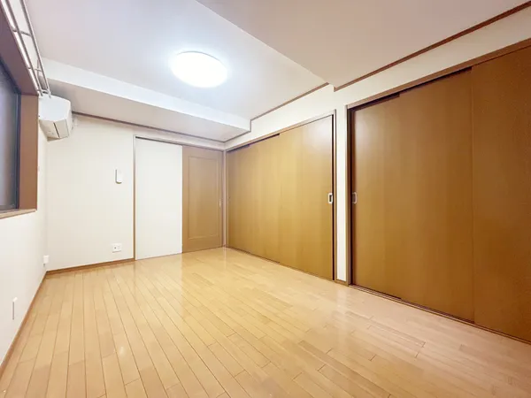 洋室（約８帖）