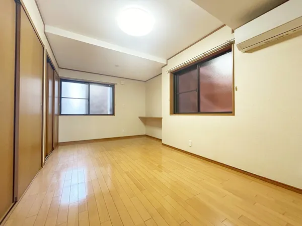 洋室（約８帖）