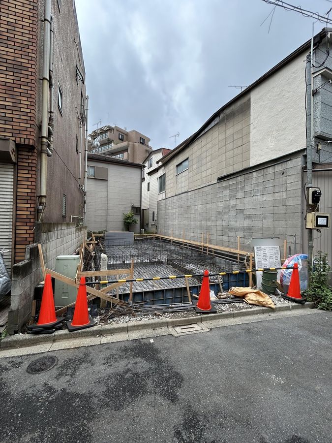 荒川区東尾久3丁目 新築戸建 1号棟 前面道路含む外観 前面道路含む外観