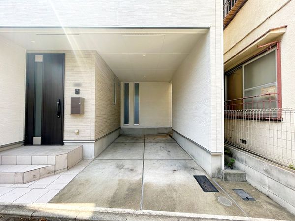 荒川区町屋2丁目 借地権付戸建 駐車場