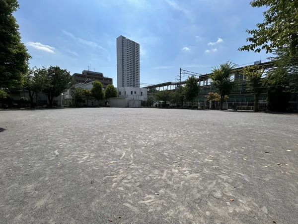 徒歩1分。