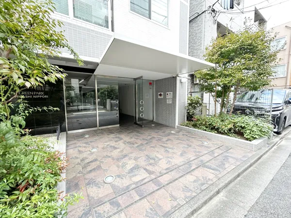 マンション出入口