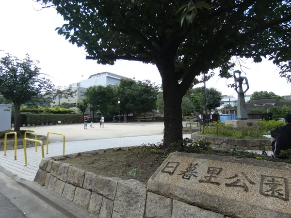 徒歩4分。