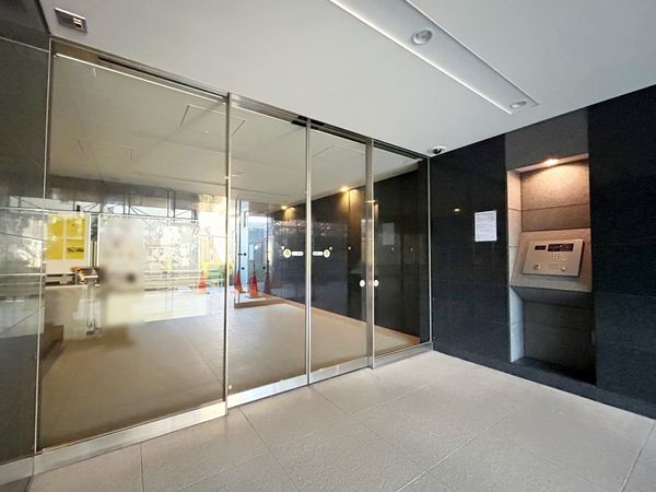 イニシア東日暮里ルシリア エントランス