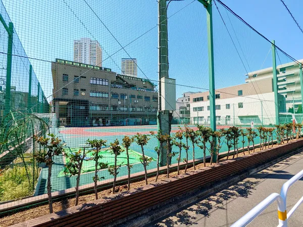 徒歩4分。