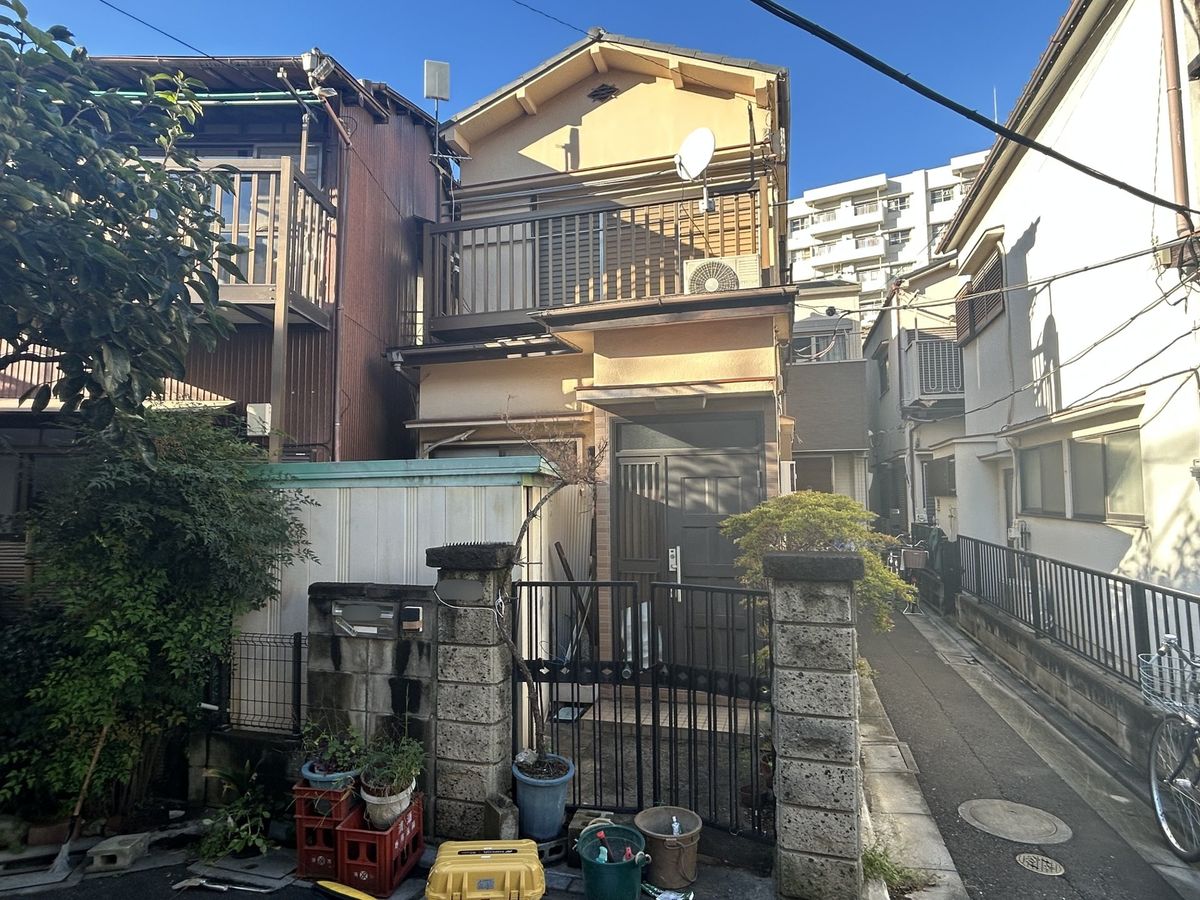 前面道路含む外観