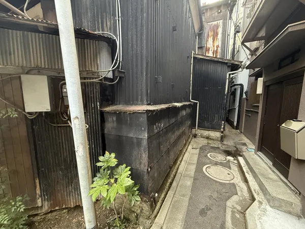 現地