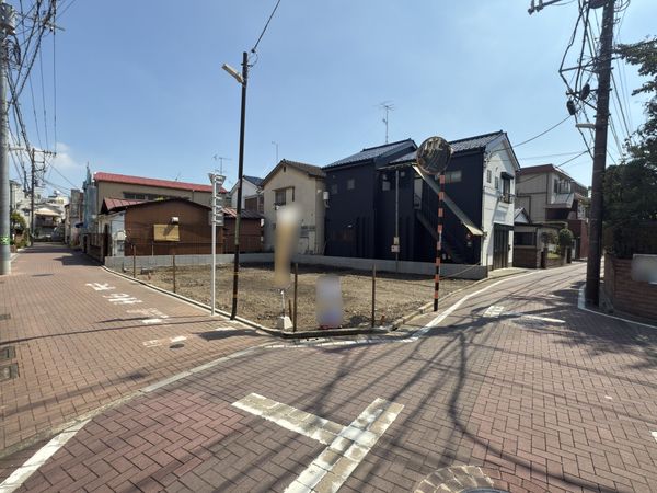 前面道路含む外観