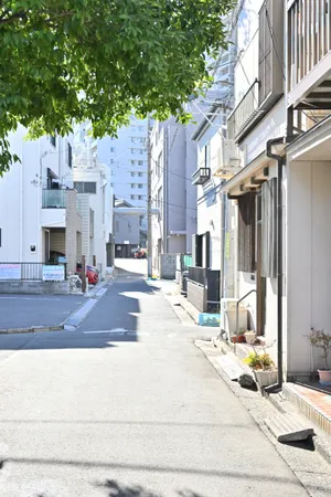 南東側前面道路