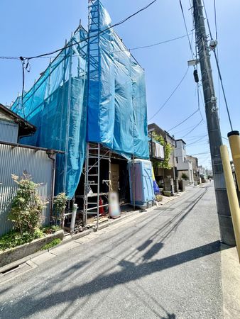 前面道路含む外観