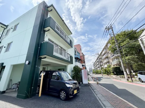 前面道路含む外観