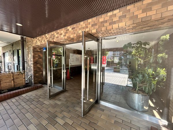 新神楽坂ハウス エントランス 新神楽坂ハウス エントランス