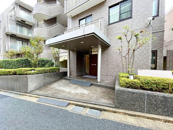 コート市ヶ谷 エントランス