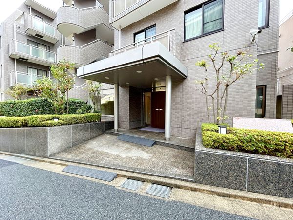 コート市ヶ谷 エントランス