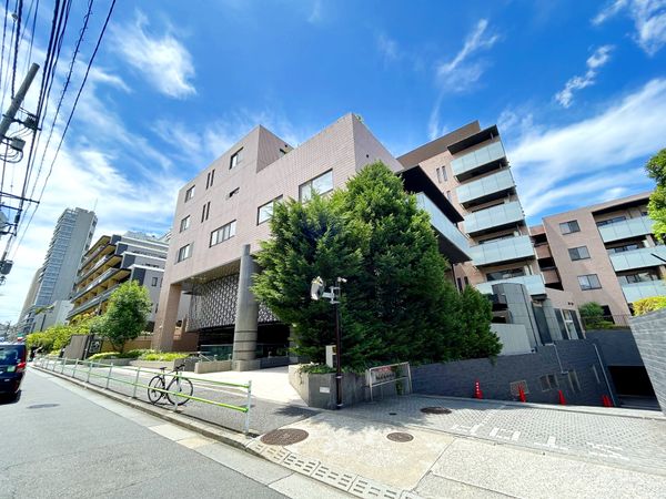 THE UPPER RESIDENCE AT MINAMIAOYAMA 外観 THE UPPER RESIDENCE AT MINAMIAOYAMA 外観