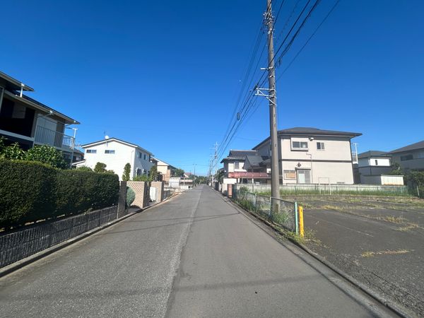 守谷市久保ケ丘4丁目 土地 前面道路含む外観 守谷市久保ケ丘4丁目 土地 前面道路含む外観