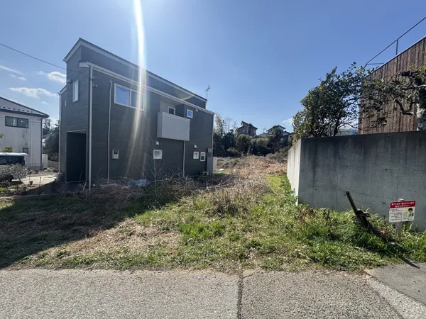 前面道路含む外観