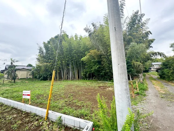 現地写真：建築条件付売地ではございません　～お好きな工務店・ハウスメーカーにて建築できます～