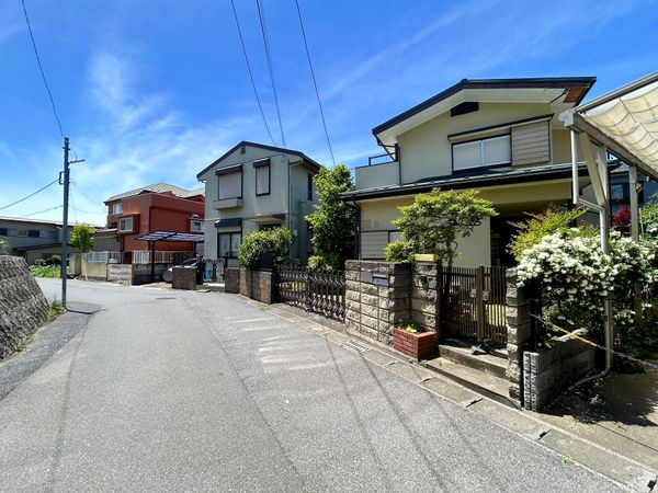 前面道路含む外観