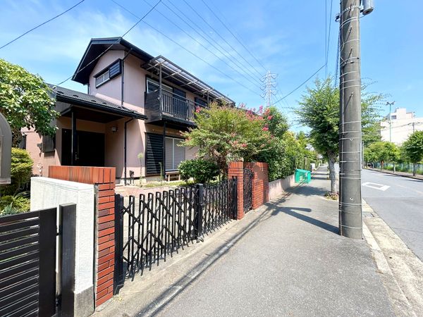 前面道路含む外観