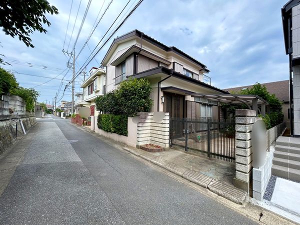 前面道路含む外観