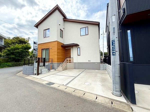 流山市おおたかの森西2丁目 戸建 駐車場