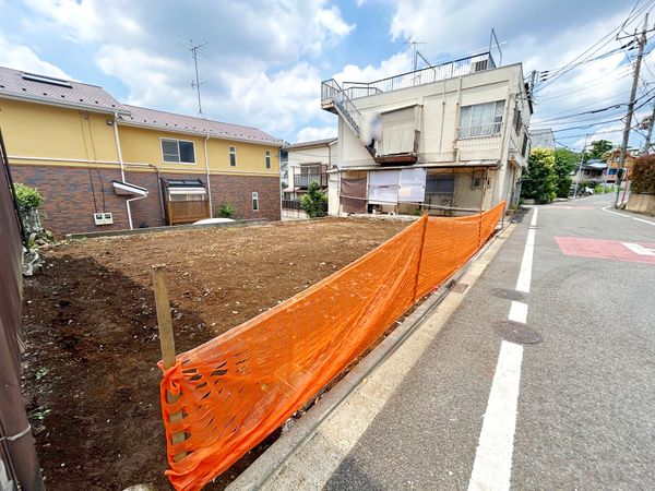 前面道路含む外観