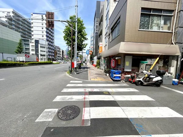 前面道路含む外観