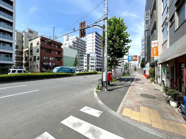 前面道路含む外観
