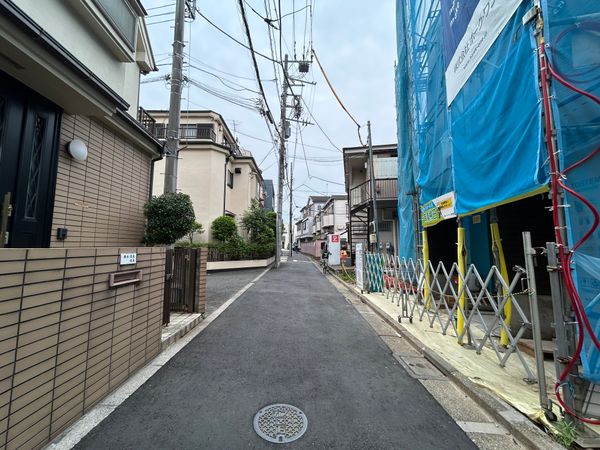 板橋区大山西町 新築戸建 前面道路含む外観 板橋区大山西町 新築戸建 前面道路含む外観