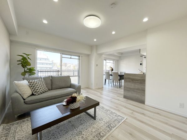 秀和大山レジデンス リビング