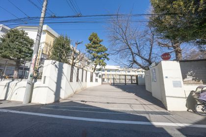 板橋第八小学校（約720ｍ）