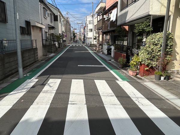 荒川区南千住6丁目戸建 前面道路含む外観 荒川区南千住6丁目戸建 前面道路含む外観