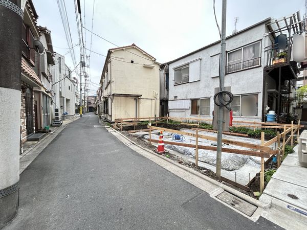 荒川区荒川1丁目新築戸建 前面道路含む外観 荒川区荒川1丁目新築戸建 前面道路含む外観