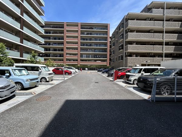 モアグランデ南越谷 駐車場