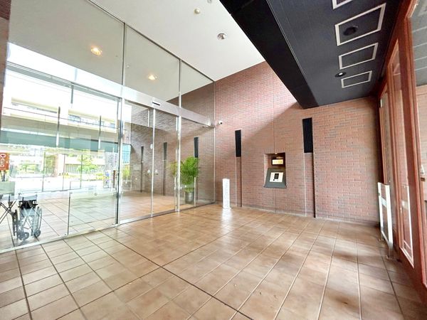 ガーデン・シンフォニー新越谷 エントランス