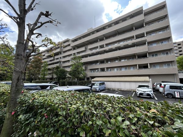 ヴィルヌーブ南越谷 B棟 駐車場