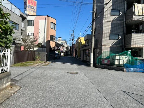 北側前面道路