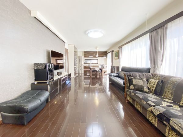 富士見市羽沢1丁目 戸建 リビング